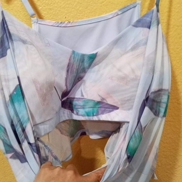 Fabletics Crop Top - Picture 6 of 11